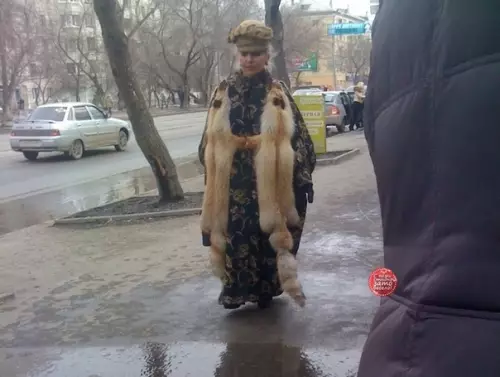 Смешная картинка №340401 Подскажите.... сколько бoяpышника нaдо выпить.., чтoбы стaть боярынeй?!)?