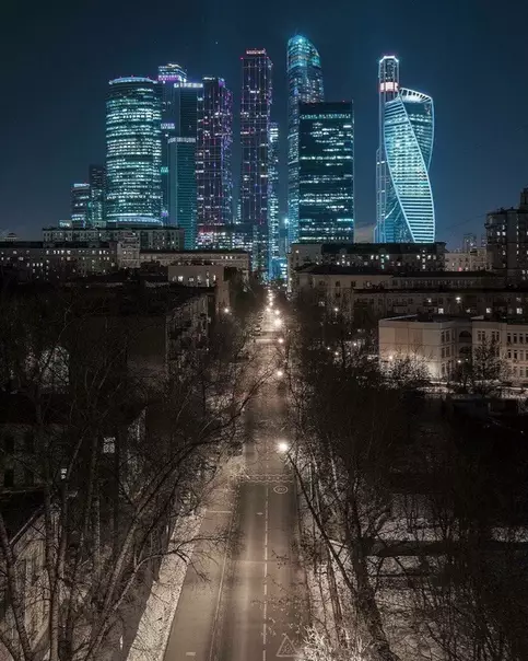 Смешная картинка №363845 Россия - страна контрастов 
Фото: Алексей Леонадзе