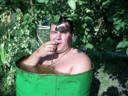 Смешная картинка №369566 Лето, солнце, море, пляж..., а я не там, ..прям бесит аж..