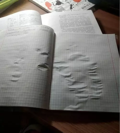 Смешная картинка №458721 Так выглядят тетради, когда делаешь ДЗ с родителями.
Не все поймут...