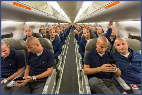 Смешная картинка №259332 Атака клонов... 
 
...или как один парень сфотографировал себя на всех местах в самолёте, а потом объединил все фото в одно