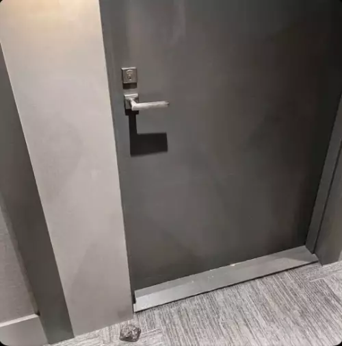 продолжение Твоя новая защита от грабителей 🦪😂 - СПРЯЧЬ КЛЮЧ. ВЫГЛЯДИТ И ОЩУЩАЕТСЯ КАК НАСТОЯЩИЙ. НАДЕЖНО ХРАНИТ КЛЮЧ.