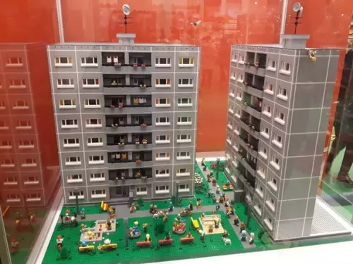 Смешная картинка №314740 Один из экспонатов на выставке ЛЕГО