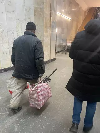 Смешная картинка №672257 В московском метро был обнаружен худший киллер в истории.

Первый день на работе, сами понимаете